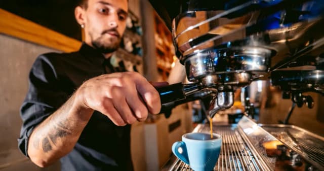 Ile gram kawy do podwójnego espresso? Odkryj idealną ilość! Ile gram kawy do podwójnego espresso? Odkryj idealną ilość!