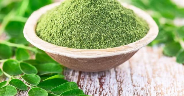 Jak pić herbatę moringa, aby w pełni wykorzystać jej dobroczynne właściwości Jak pić herbatę moringa, aby w pełni wykorzystać jej dobroczynne właściwości